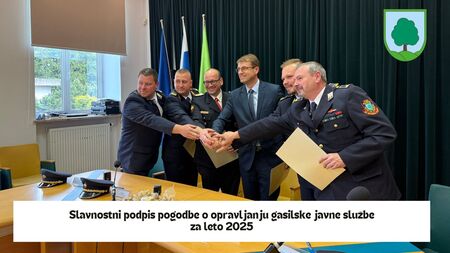 Slavnostni podpis pogodbe z ravenskimi gasilci